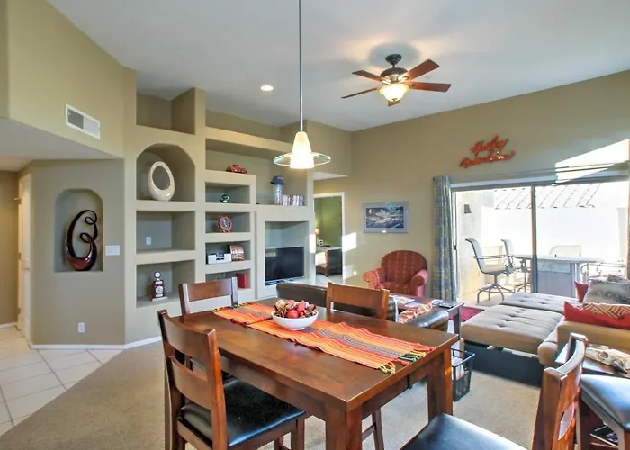 Lovely W/ Balcony < 3 Miles To Parks + Golf! *