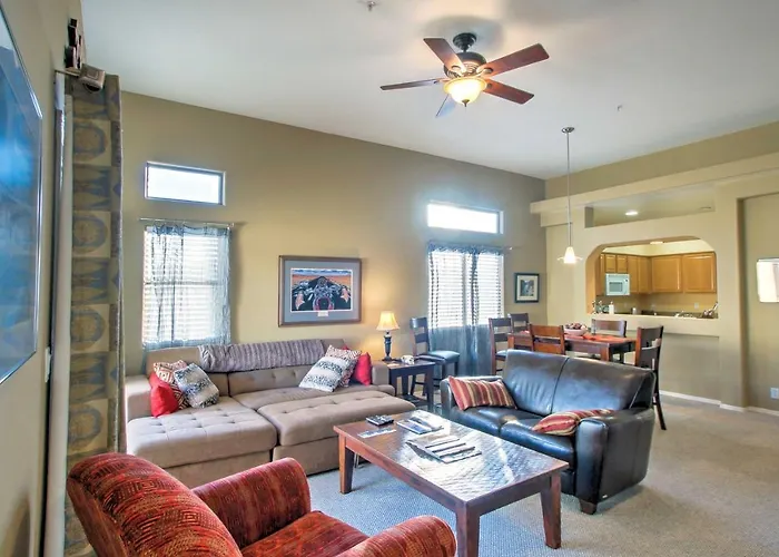 Lovely W/ Balcony < 3 Miles To Parks + Golf! Holiday home *