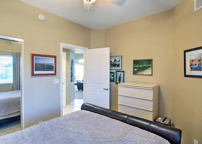 Lovely W/ Balcony < 3 Miles To Parks + Golf! Fountain Hills