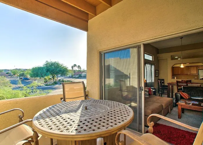 Holiday home Lovely W/ Balcony < 3 Miles To Parks + Golf!