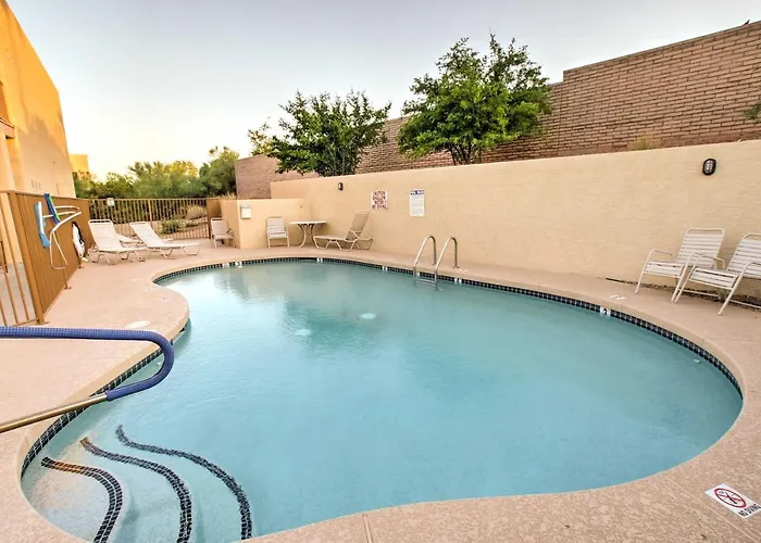 Lovely W/ Balcony < 3 Miles To Parks + Golf! Fountain Hills