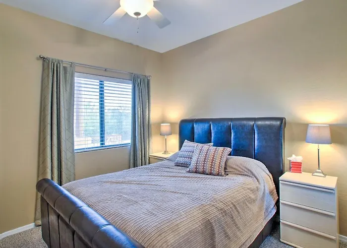 Lovely W/ Balcony < 3 Miles To Parks + Golf! * Fountain Hills
