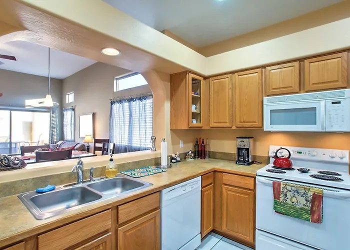 Lovely W/ Balcony < 3 Miles To Parks + Golf! Holiday home *